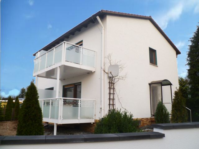 Sehr gepflegte 3 Zimmer Wohnung mit Balkon, Moldaustrasse, sofort frei